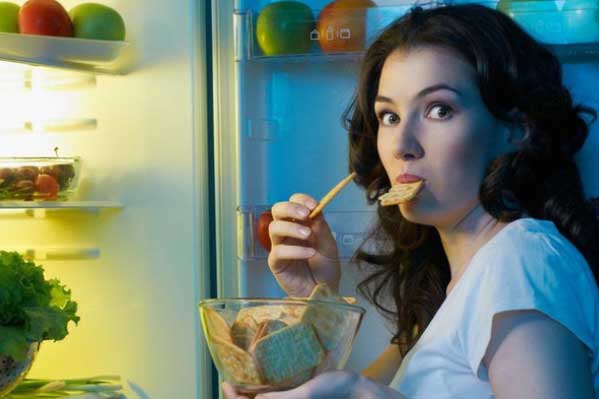 Sau 9 giờ tối đừng dại làm 4 việc này kẻo nội tạng bị tổn thương, cơ thể già nua xấu xí