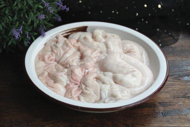 Rửa lòng già theo cách này đảm bảo sạch bong, bay mùi hôi trong chốc lát