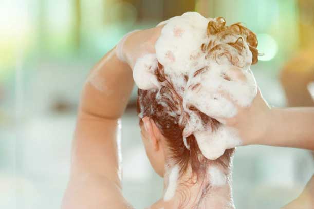 3 thời điểm gội đầu rút ngắn tuổi thọ: Nhẹ thì đau đầu, chóng mặt, nặng thì liệt mặt, tai biến
