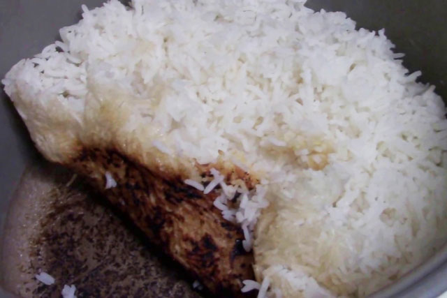 Nấu cơm lỡ tay bị sống, khê, nhão: Đừng vội đổ đi làm cách này cơm thơm dẻo, không mất dinh dưỡng