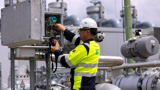 Giá dầu năm 2023 còn leo thang do nhu cầu gia tăng mạnh