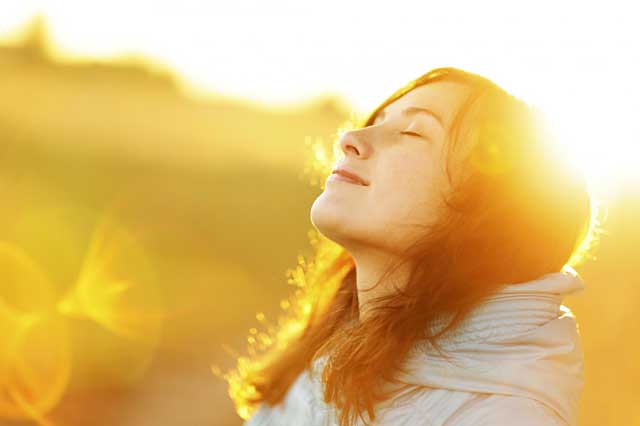 Bị ung thư nhưng cụ bà vẫn thọ hơn 100 tuổi nhờ được mách bí quyết dưỡng sinh đơn giản: Phơi nắng