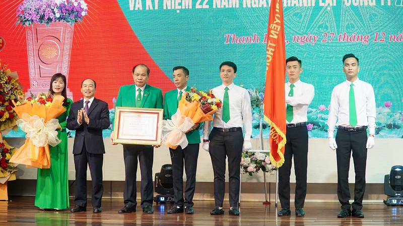 Công ty TNHH Mai Linh Thanh Hoá vinh dự đón nhận Huân chương Lao động hạng Nhì của Chủ tịch nước. 