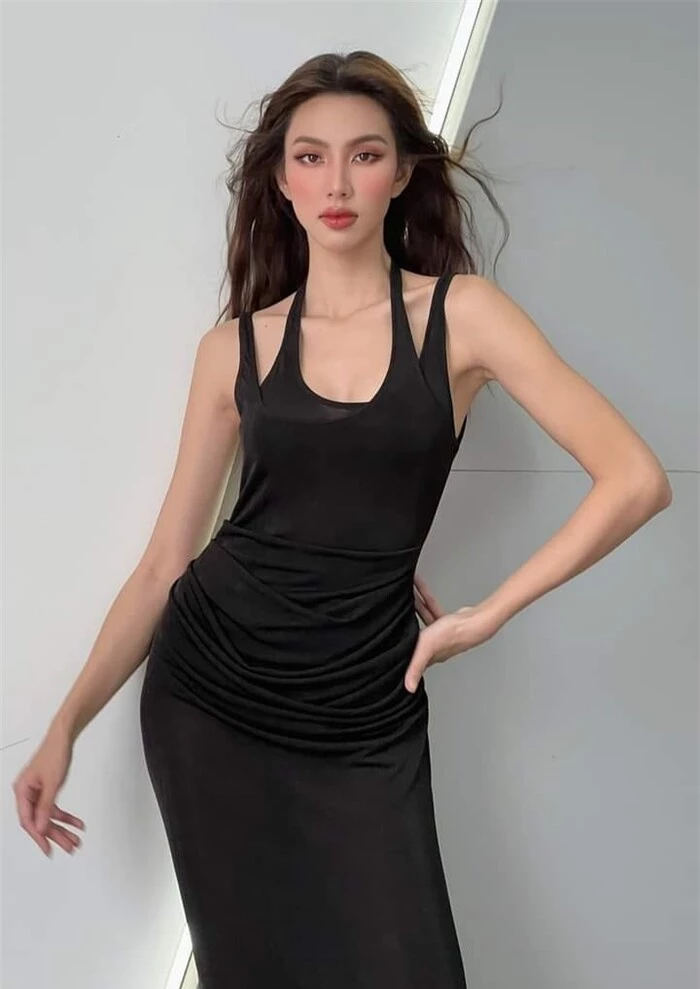 Hết bán khô mực, Thùy Tiên trở lại với hình ảnh Hoa hậu: Nhan sắc xinh đẹp 'sơ hở là gây bão' Ảnh 1