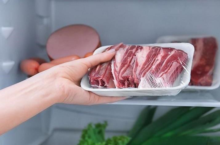 Thịt lợn mua về cho ngay vào tủ lạnh bảo quản là dại: Làm thêm bước này thịt lúc nào cũng tươi mới