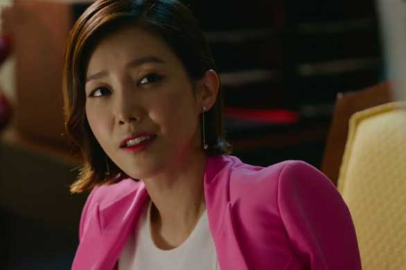 Đi họp lớp với chồng, điếng người khi thấy con trai cô lớp trưởng giống hệt chồng ngày bé