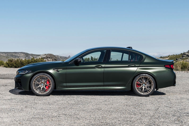 Top 10 xe sedan th&#x1EC3; thao t&#x1ED1;t nh&#x1EA5;t n&#x103;m 2022