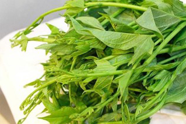 Rau lang: Giá rẻ bèo, cực tốt cho sức khỏe nhưng 'nguy hiểm' với một số người sau
