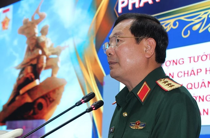 Thượng tướng TS Lê Huy Vịnh, Thứ trưởng Bộ Quốc Phòng phát biểu khai mạc hội thảo