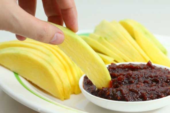 Ăn xoài kiểu này ngộ độc nhập viện tức thì, nhất là điều số 1 nhiều người mắc