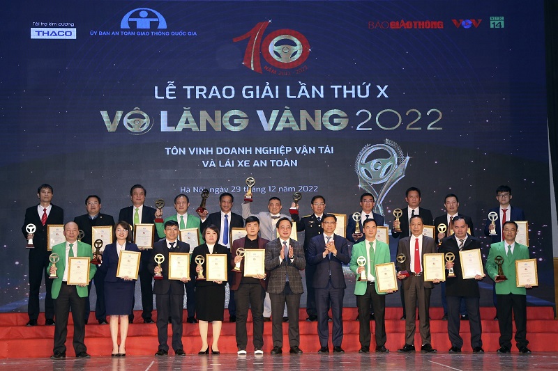 Các đơn vị, doanh nghiệp vận tải đạt giải Vô lăng vàng năm 2022.