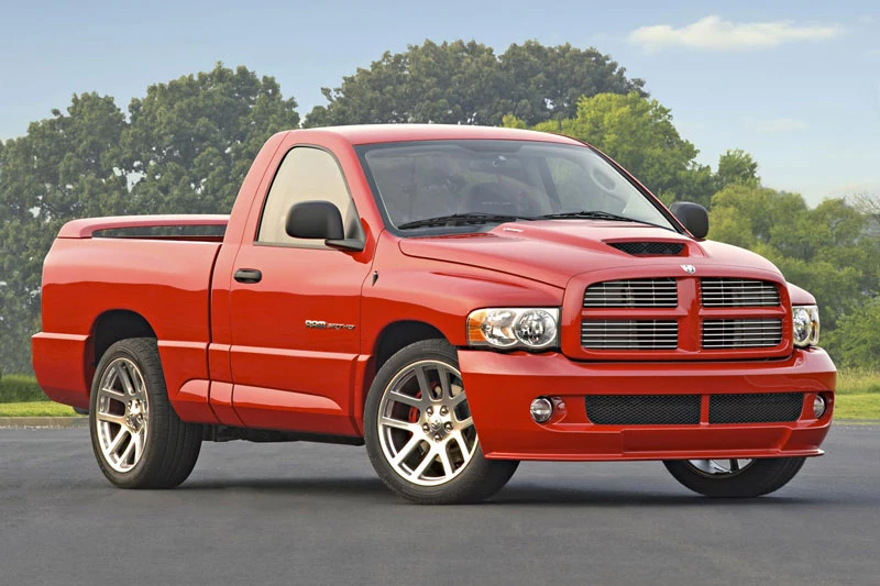 3. Dodge Ram SRT-10 2005 (công suất tối đa: 510 mã lực).