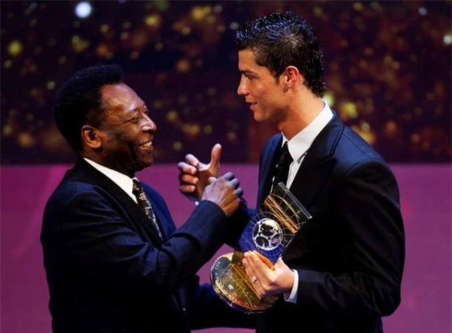 Cristiano Ronaldo đăng ảnh kèm lời chia sẻ tạm biệt Pele