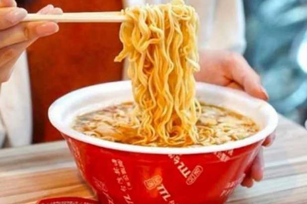 Đây là cách ăn mì tôm chuẩn nhất, không hại sức khỏe: Ai hay dùng làm bữa sáng nhất định phải biết