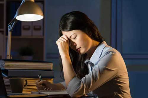 Thức khuya gây hại cho sức khỏe như thế nào?