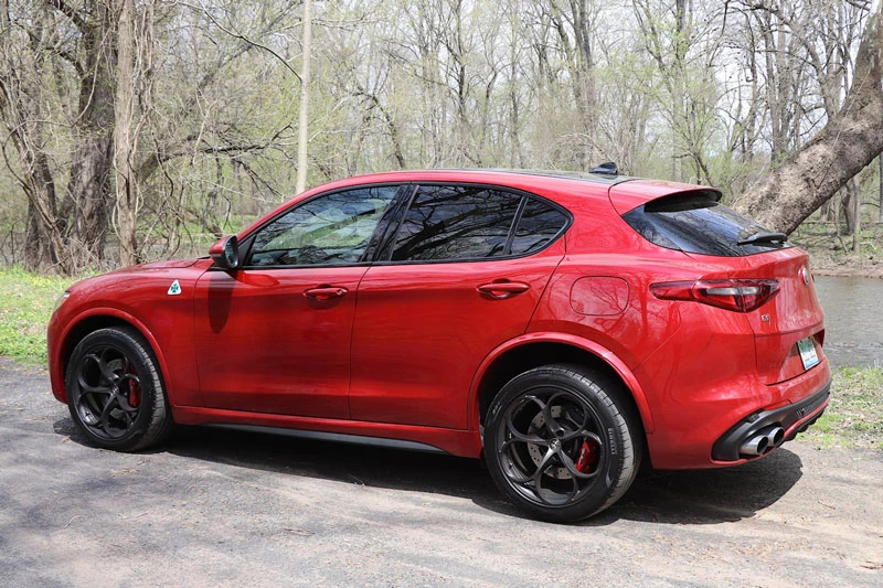 10. Alfa Romeo Stelvio Quadrifoglio.