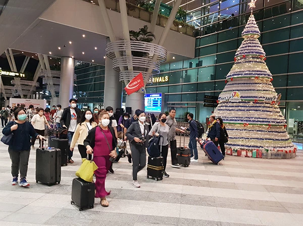 Du khách từ Đài Bắc (Đài Loan) hạ cánh sân bay quốc tế Đà Nẵng dịp nghỉ Tết Dương lịch 2023