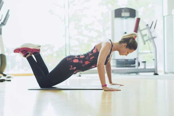 Chẳng cần ra phòng tập vẫn có thể đốt mỡ ngay tại nhà chỉ với 5 bài tập đơn giản