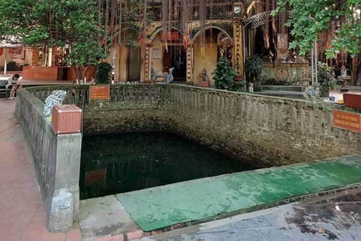 Huyền bí chuyện cá thần ở giếng cổ màu ngọc bích, vị ngọt tự nhiên ở làng Diềm