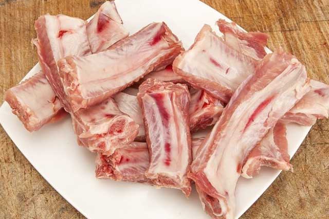 Chọn mua sườn heo tuyệt đối không ăn những loại này, người bán hàng nể phục vì quá chuẩn