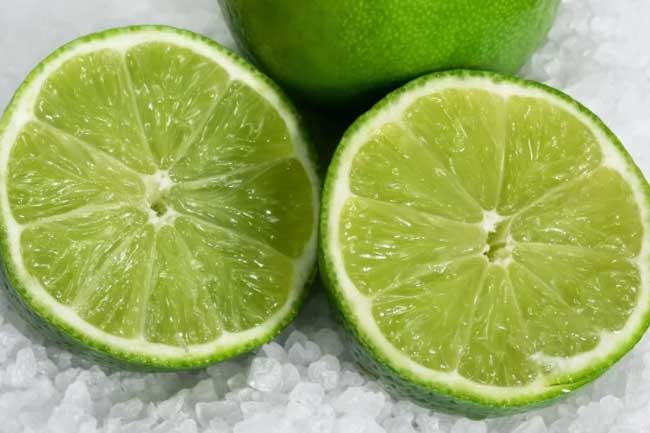 6 cách làm sạch cao răng tại nhà từ nguyên liệu tự nhiên, răng trắng bóng, giảm hôi miệng