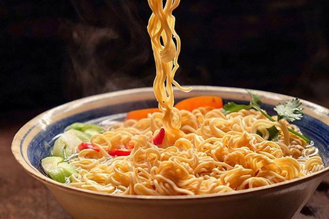 Nhiều người vô tư ăn mỳ tôm mà không biết có thể mắc 'cả tỷ bệnh nguy hiểm'