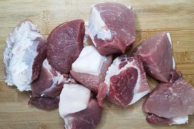 Thịt lợn mua về bỏ luôn tủ đá là sai, làm thêm 1 bước để thịt tươi mới, mọng nước, không khô