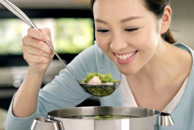 Lỡ tay nấu mặn đừng vội thêm nước, cho thứ này vào nồi giúp khắc phục tức thì, món ăn càng giàu dinh dưỡng