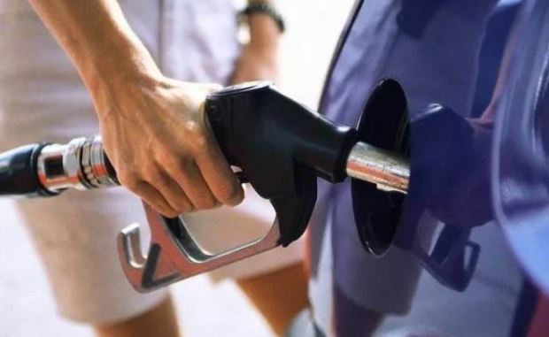 Tài xế lâu năm tiết lộ thời điểm "vàng" để đổ xăng mỗi ngày, tiết kiệm cả tá thời gian, tiền bạc