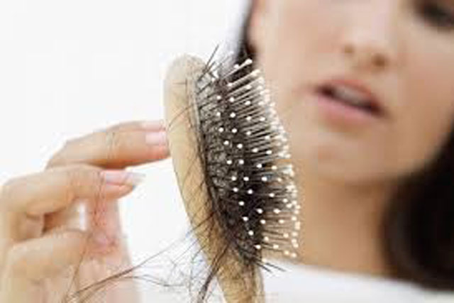 Những nguyên nhân không ngờ gây rụng tóc
