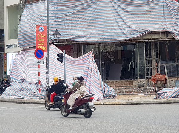 Đà Nẵng: Xử nghiêm việc "đua" sửa chữa mặt tiền công trình xây dựng trước Tết gây mất an toàn