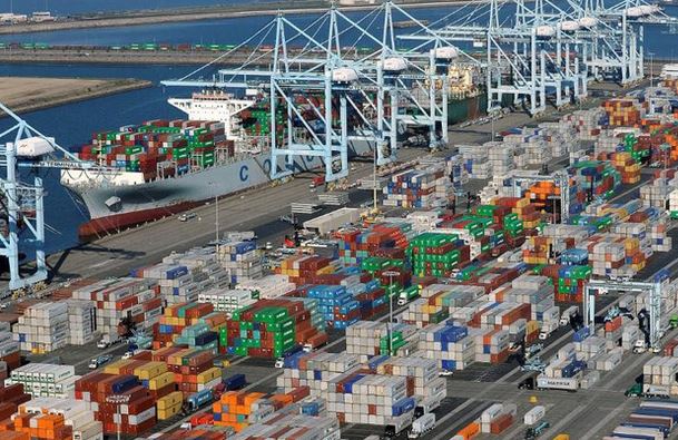 Kinh tế Việt Nam nỗ lực vượt khó