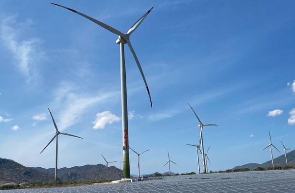 Giá mua điện gió, điện mặt trời cao nhất hơn 1.800 đồng/kWh