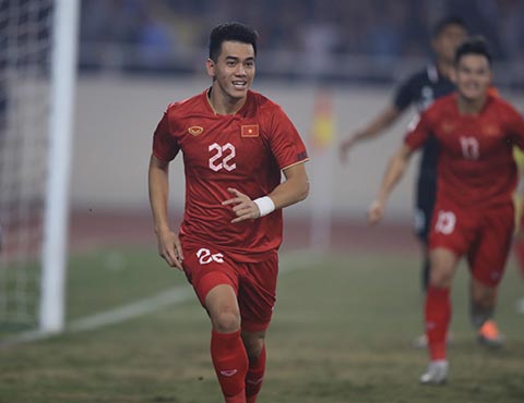 Tiến Linh toả sáng, ĐT Việt Nam vào chung kết