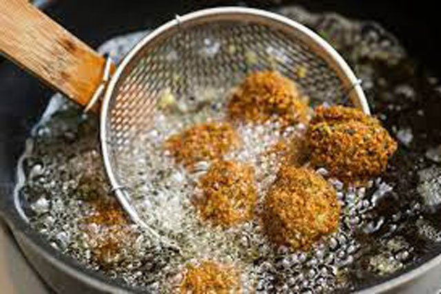 Ăn thực phẩm chiên rán thường xuyên sẽ gây hại cho cơ thể như thế nào ?