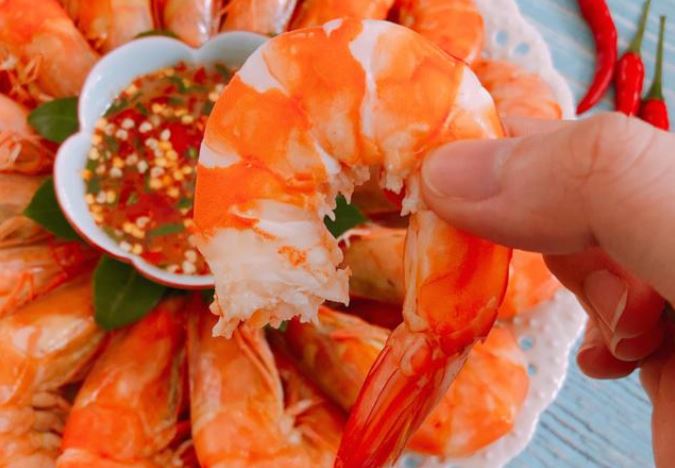 Sai lầm khi cho trẻ ăn tôm mà nhiều người mắc phải