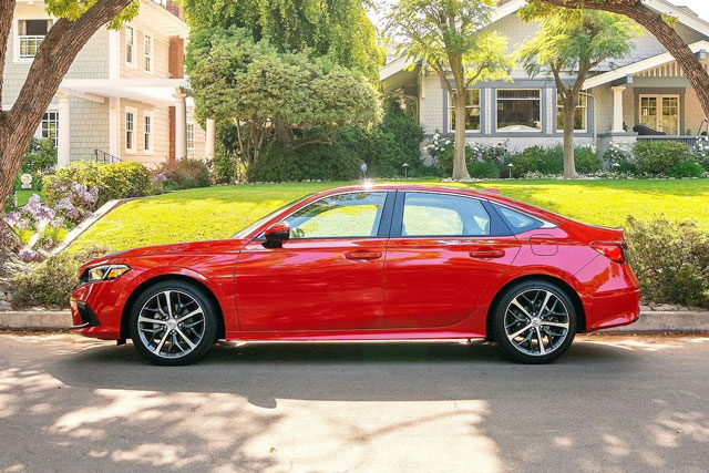 Top 10 ôtô gia đình có thiết kế ấn tượng nhất: Honda Civic góp mặt