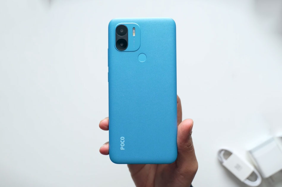 Smartphone chống nước, pin 5.000 mAh, RAM 3 GB, giá gần 2 triệu đồng