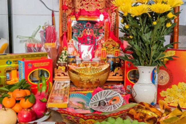 5 loại quả cứ đặt lên bàn thờ Thần Tài cúng Rằm: Gia chủ làm đâu trúng đó, đếm tiền mỏi tay