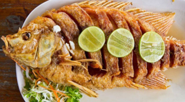 Rán cá giòn tan, không bong da, không bắn dầu cần có bí quyết: Làm đúng các bước sau đây, bạn sẽ thành công