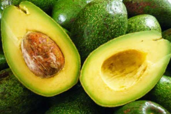 Nhìn cuống bơ thấy dấu hiệu này đảm bảo bơ già đã chín, ăn không sượng, không đắng