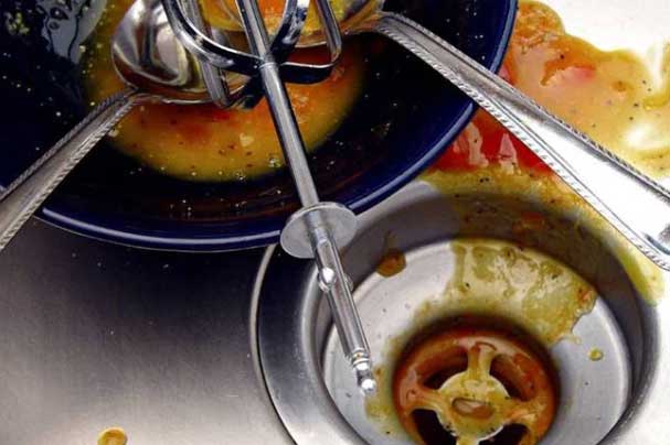 Đổ 5 thứ này xuống bồn rửa bát chắn sẽ gây tắc, người Việt vẫn vô tư làm mỗi ngày