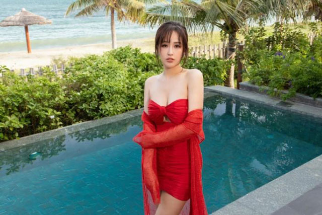Nhan sắc mặn mà và 'vũ khí lợi hại' giúp Mai Phương Thúy 'trụ hạng' top mỹ nhân sau nhiều năm đăng quang