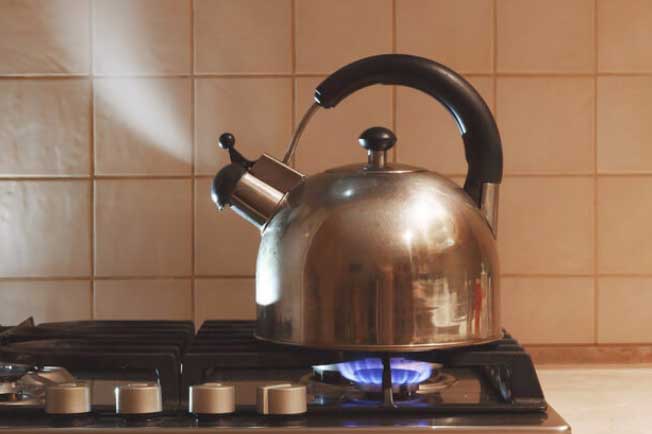 Uống nước đun sôi hay nước qua máy lọc là tốt nhất?