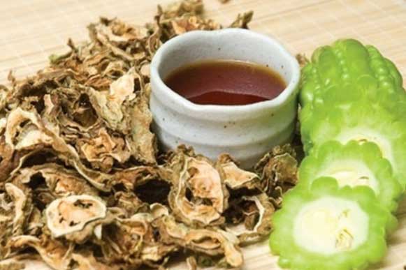 Thả một miếng mướp đắng phơi khô vào cốc nước rồi uống mỗi ngày, bạn sẽ thấy sự thay đổi bất ngờ