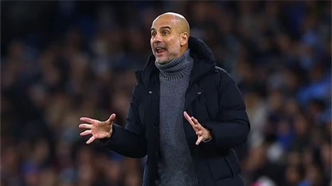 HLV Guardiola hé lộ kế hoạch 'lố bịch' trước trận derby Manchester