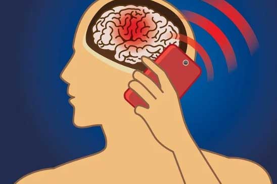 Khi ngủ để điện thoại bên đầu gường là sai, đây mới là vị trí lý tưởng nhất không gây ảnh hưởng sức khỏe