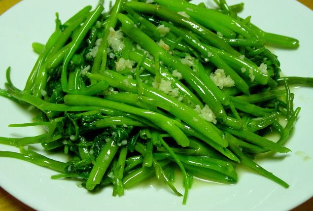 Thói quen gây hại nghiêm trọng khi xào nấu rau