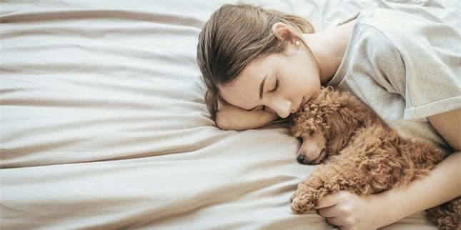 Những sai lầm khi ngủ vào mùa đông có thể khiến bạn đau đầu, khó thở, thậm chí đột tử ảnh 2