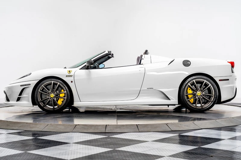 =9. Ferrari F430 Scuderia Spider 16M (vận tốc tối đa: 318 km/h).